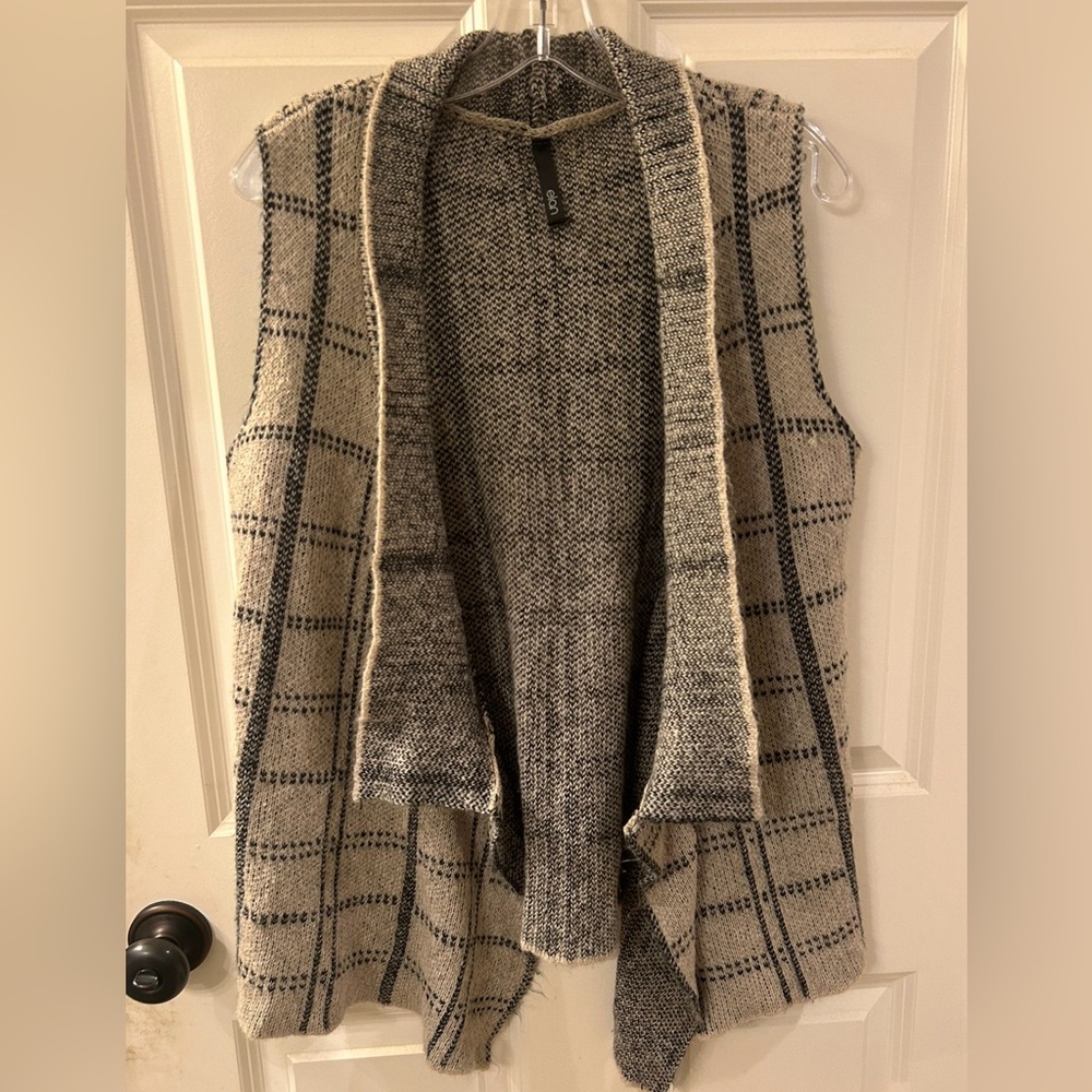 Women’s Elan Sweater Vest Size Large